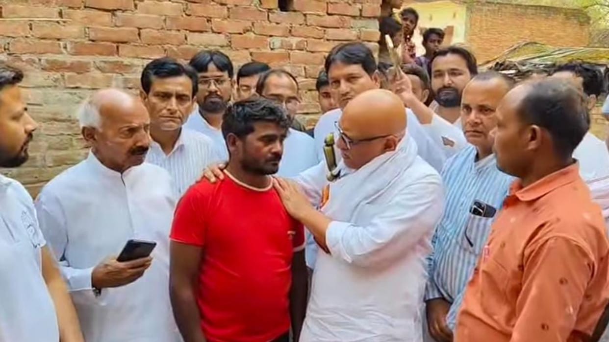 Ajay Rai reached Tikardih, consoled the family members of the deceased