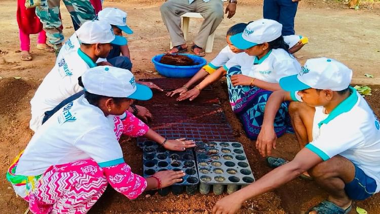 CG News: आत्मसमर्पित नक्सलियों को रोजगारमूलक विषयों में दिया जा रहा प्रशिक्षण, सीएम साय ने कही ये बात