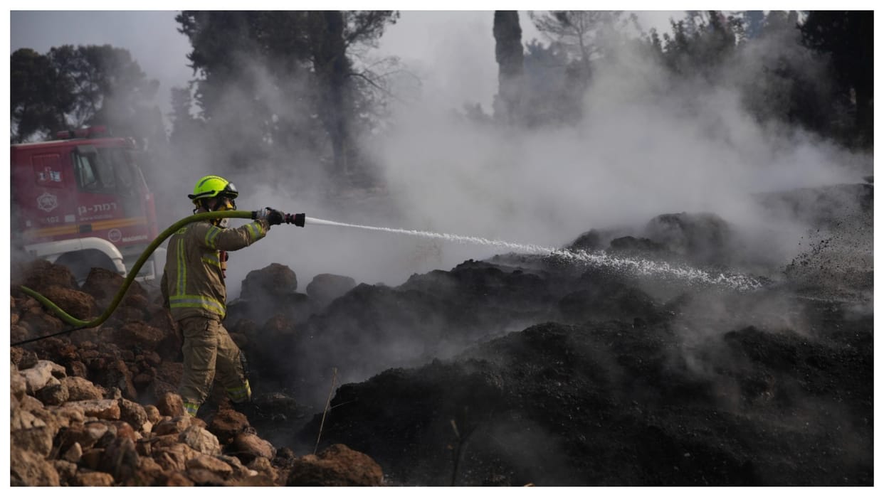 israel wildfire national emergency declare thousands of people evacuate