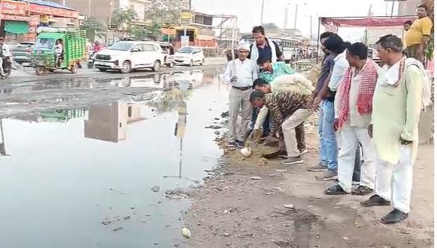 Congress District President's protest continues for the 7th day on Gwalior Highway