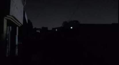 नौ बजते ही मुस्लिम मोहल्लों में ब्लैक आउट