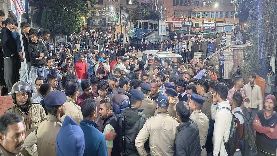 Nainital Tallital market closed in protest against misdeed of a minor