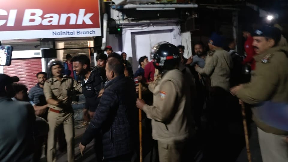 Nainital Crime News Biryani Ban Sparks Uproar Only Hindustani Food from Today' Message Goes Viral