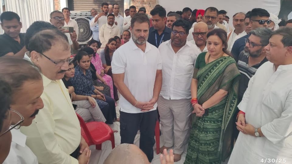 Pahalgam Attack Update Terrorists Targeted Couples Shubham's Wife Shares with Rahul Gandhi News in hindi