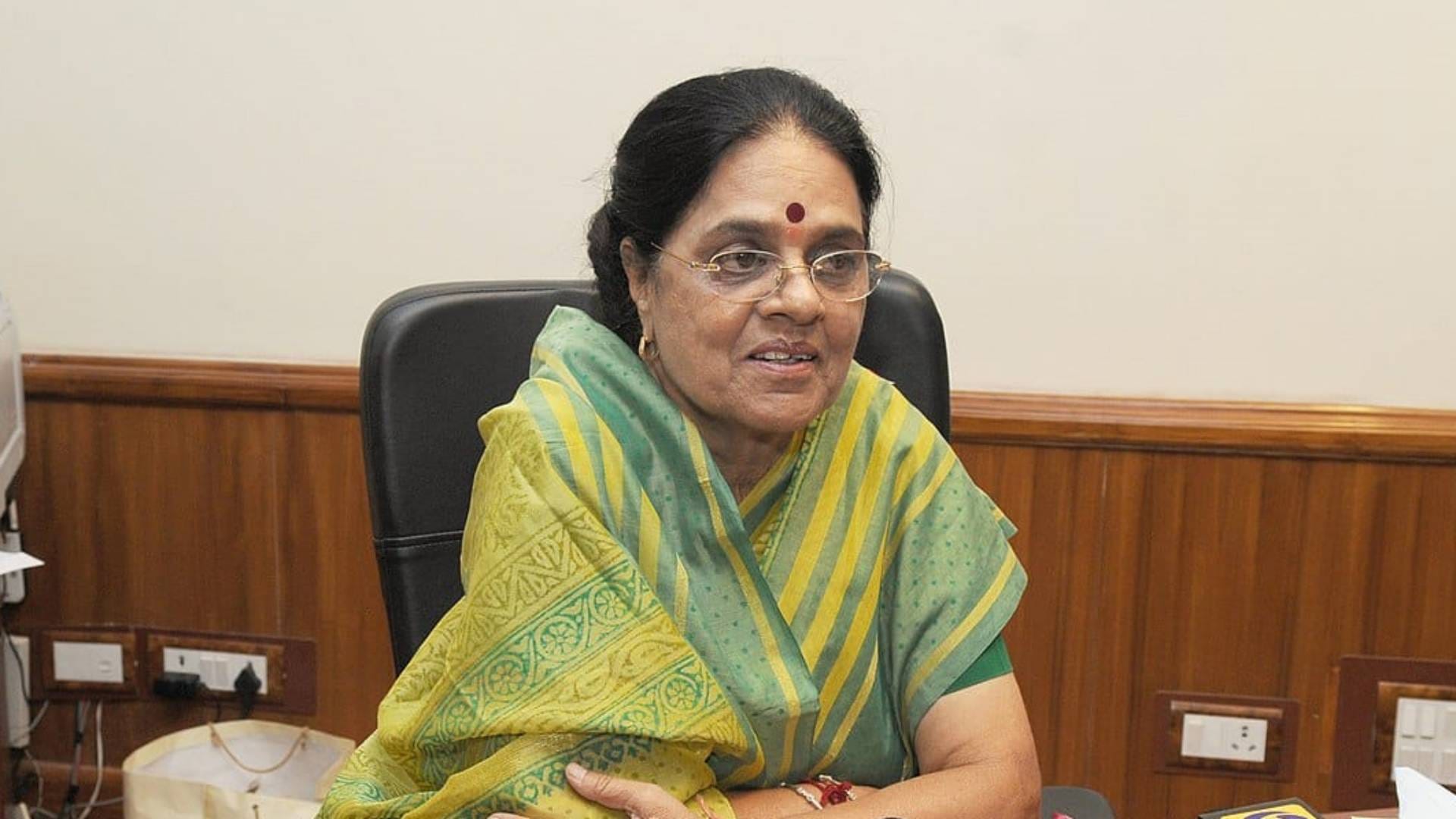 Girija Vyas Passed Away Poetess of politics mother of society now she will remain alive only in memories