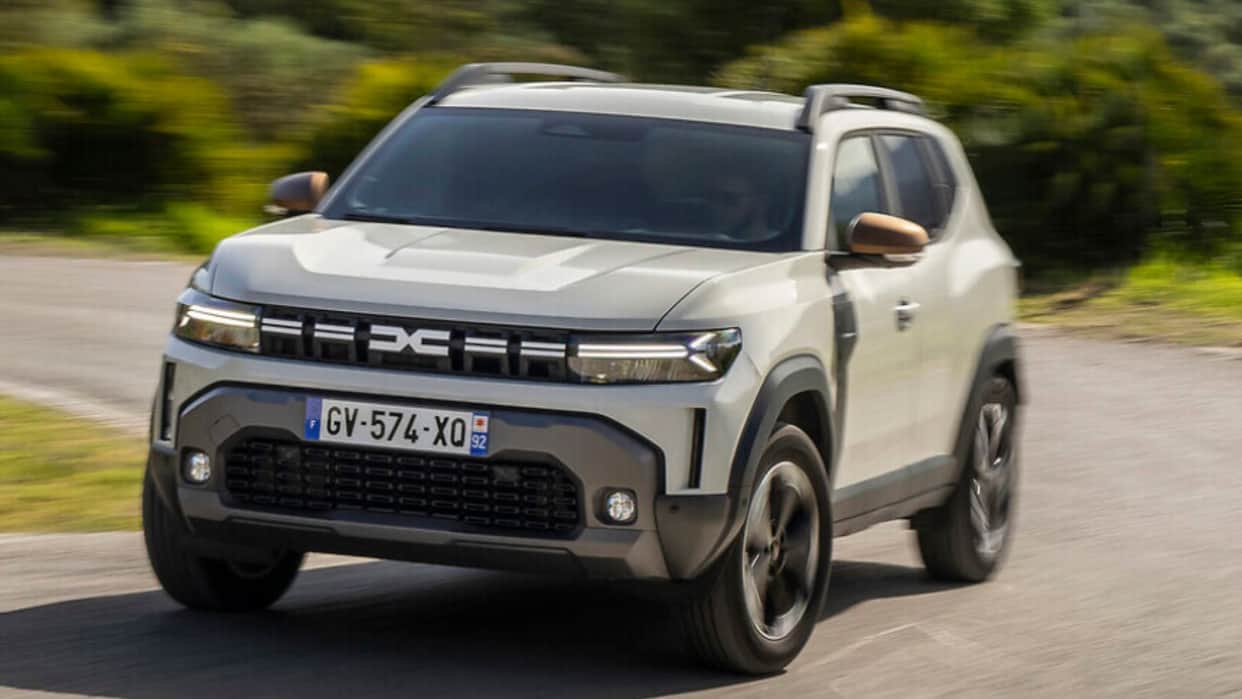 Stellantis chairman denies merger talks with Renault News in Hindi