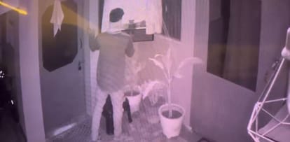 Beware of thieves and robbers jewellery and money stolen from an old lady's house another woman's chain snatch