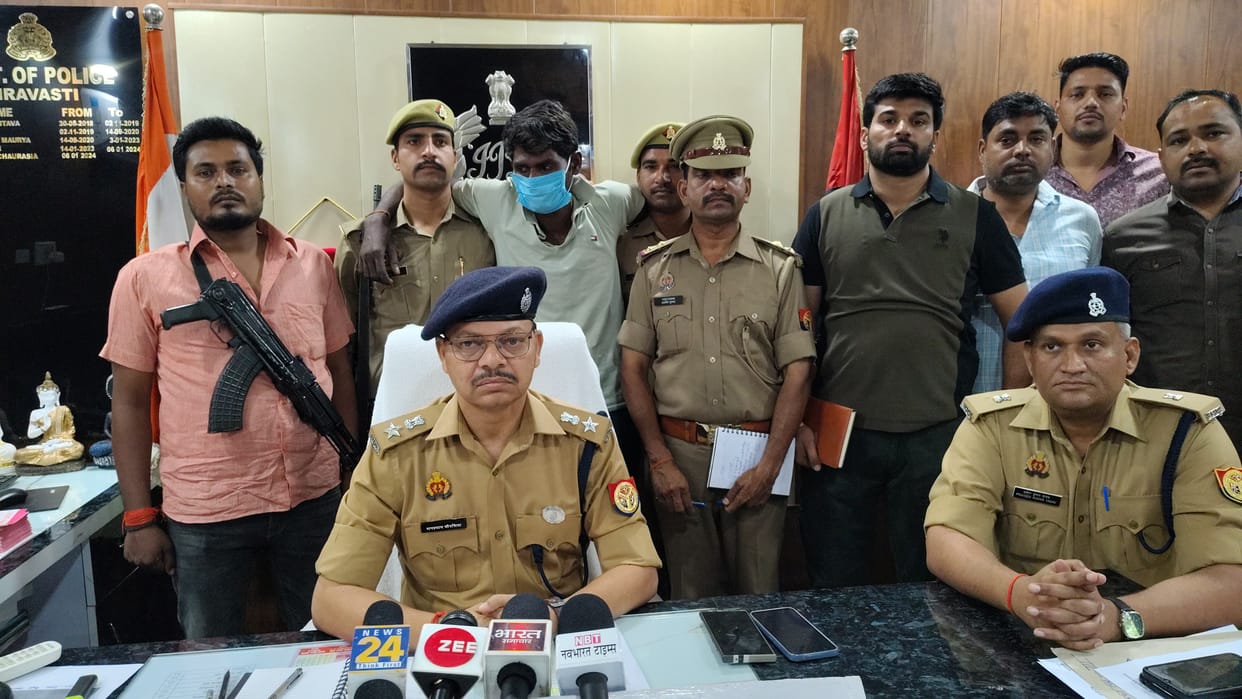 Animal smuggler bounty 25 thousand arrested police encounter pistol cartridges recovered