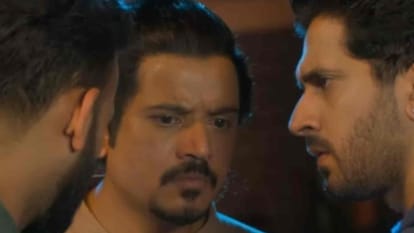 The Bhootnii Review in Hindi by Pankaj Shukla Sidhaant Sachdev Sanjay Dut Mouni Roy Palak Tiwari Sunny Singh
