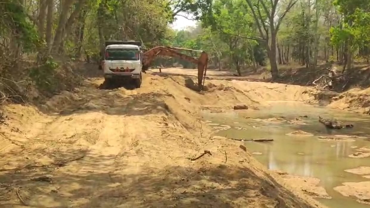 MP strict stand on illegal sand mining in Balod