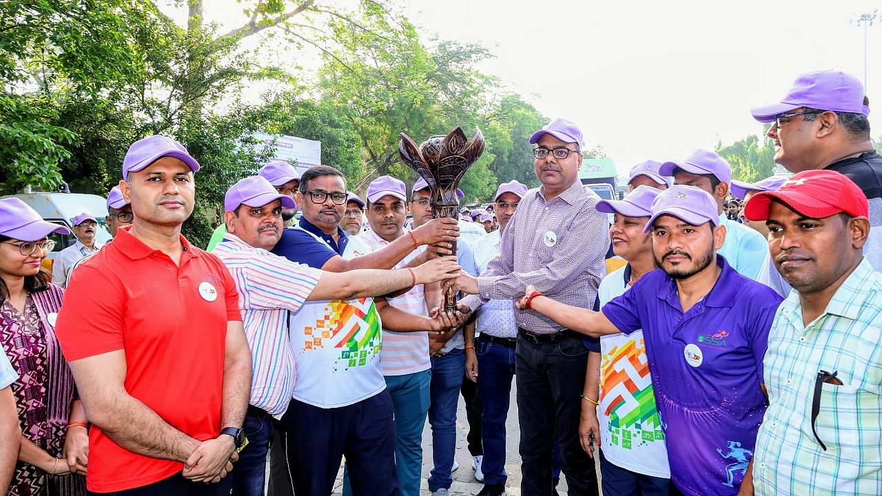 पटना में टॉर्च परेड का आयोजन।