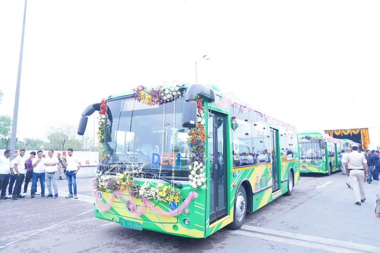 Electric Buses: देश में सबसे ज्यादा ई-बसों वाला शहर बनेगी दिल्ली, लॉन्च हो रही हैं 500 नई ई-बसें