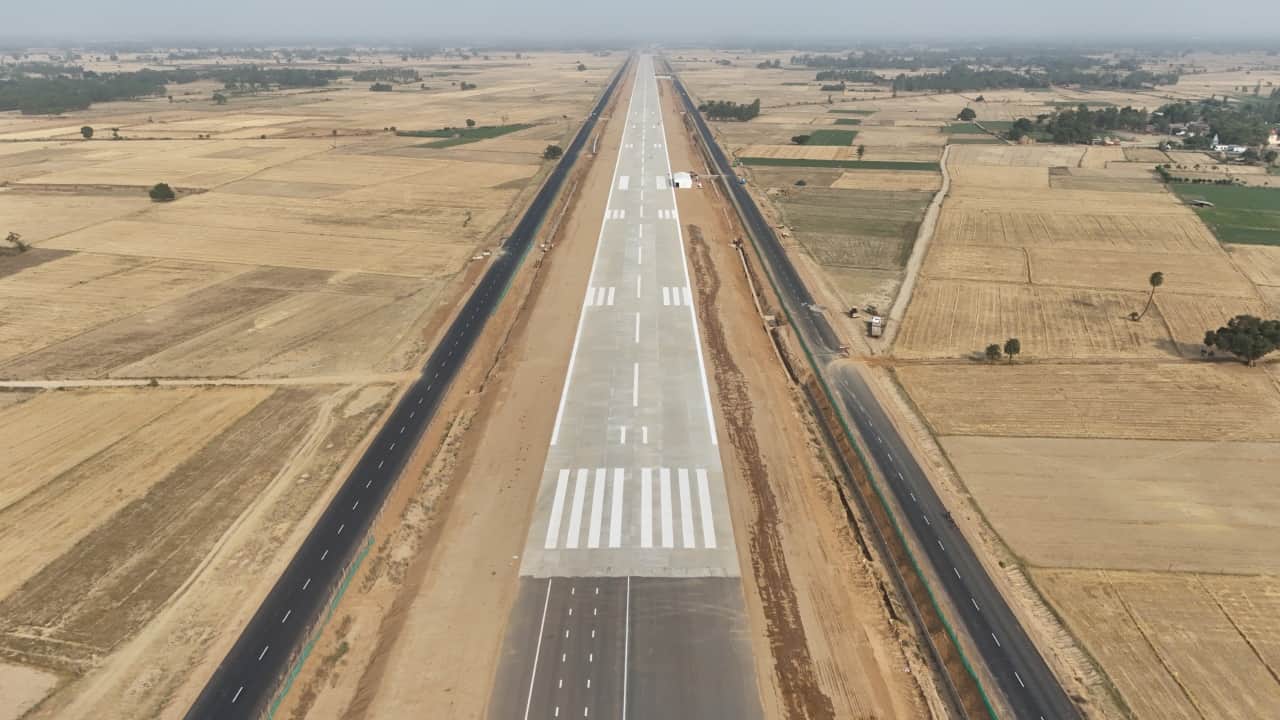 Fighter Jets Roar Over Ganga Expressway Indian Air Force Conducts Combat Drill in Shahjahanpur