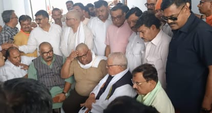 Kanpur Former Governor Kalraj Mishra reached Kanpur met Shubhams family expressed condolences