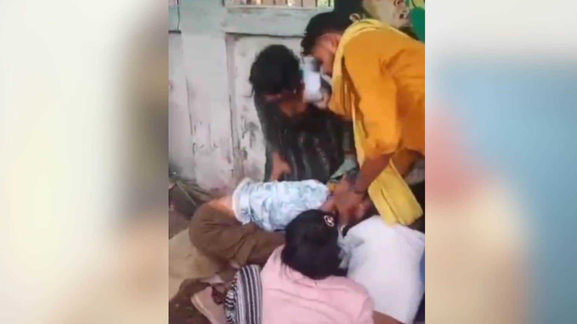 लड़कियों में मारपीट