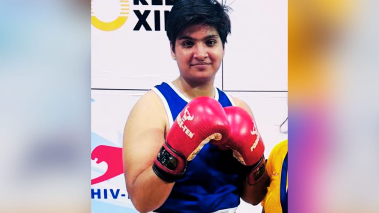 Varanasi player Anjali won silver medal in 80 kg weight category of national boxing competition