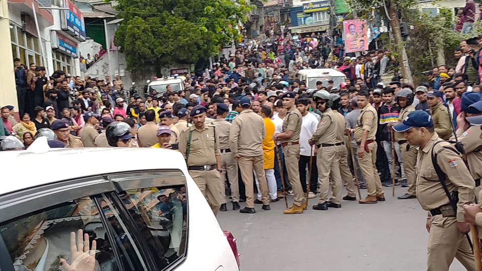 Nainital communal tension Public is angry with Usman act  Crowd reached accused house hiding
