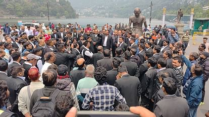 Nainital News communal tension in Nainital clashes with police markets closed Hotels empty bookings cancelled