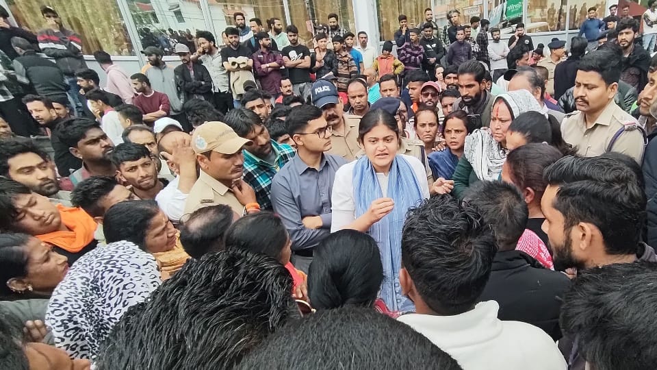 Nainital communal tension Public is angry with Usman act  Crowd reached accused house hiding