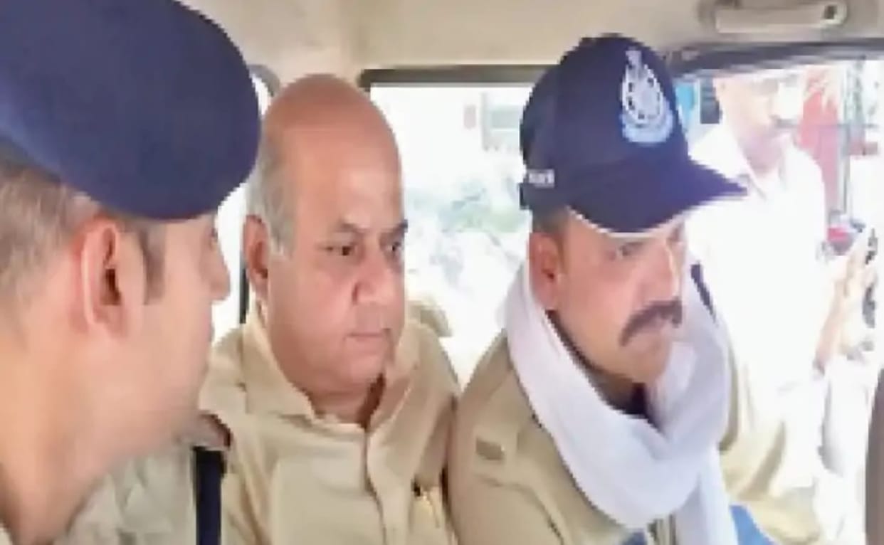 Indore News: CEO of Indore's 'Dabang Duniya' arrested, showed black money from gutkha in advertisements