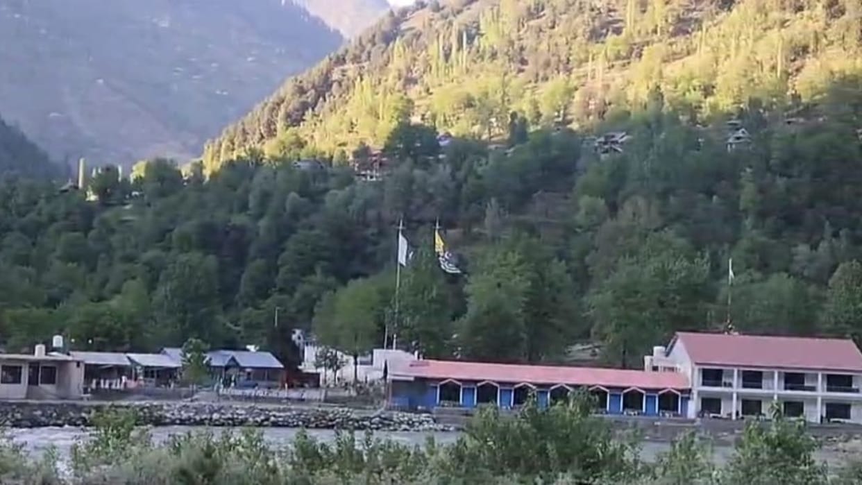 Keran sector residents are scared amid India-Pakistan tension, praying for peace pahalgam
