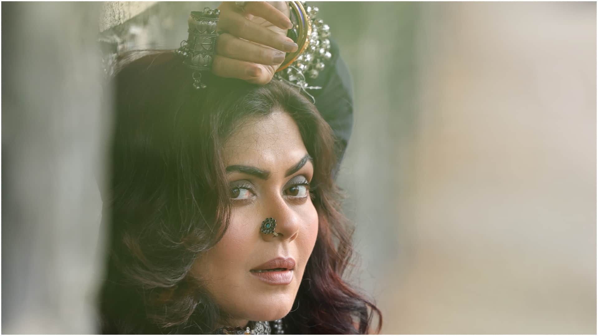 Bhojpuri cinema actress Rinku Ghosh going to comeback with movie Resham Ki Dori after marriage