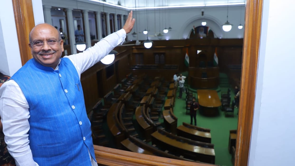 BJP: 'Glass wall' removed from Delhi Assembly, this action was becoming an obstacle in democracy