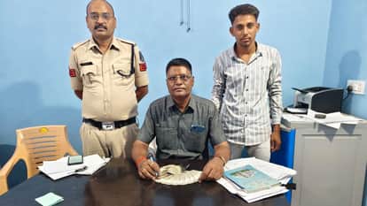 Police arrested the absconding accused of robbery in Bhatapara