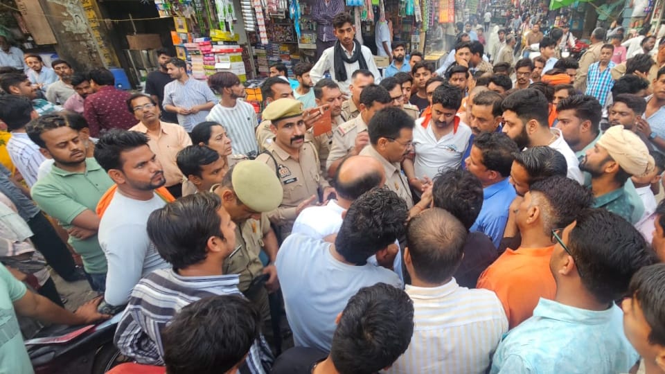 miscreants killed a jeweler after loo In Agra Jewellery worth Rs 5 lakh was also looted see photos