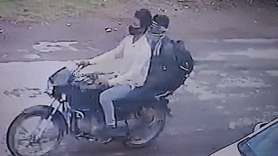 Teacher's mobile stolen in broad daylight incident captured on CCTV