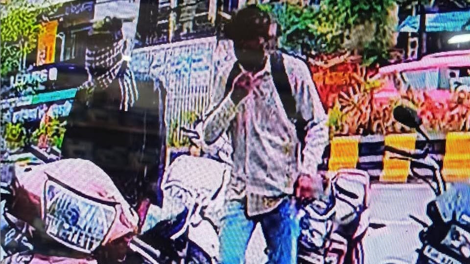 Agra jewelers murder case: One miscreant was caught other shot him sensational incident happened