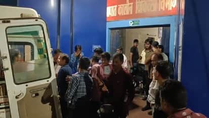 More than 10 people were injured after being hit by a vehicle in Bhatapara-Baloda Bazar