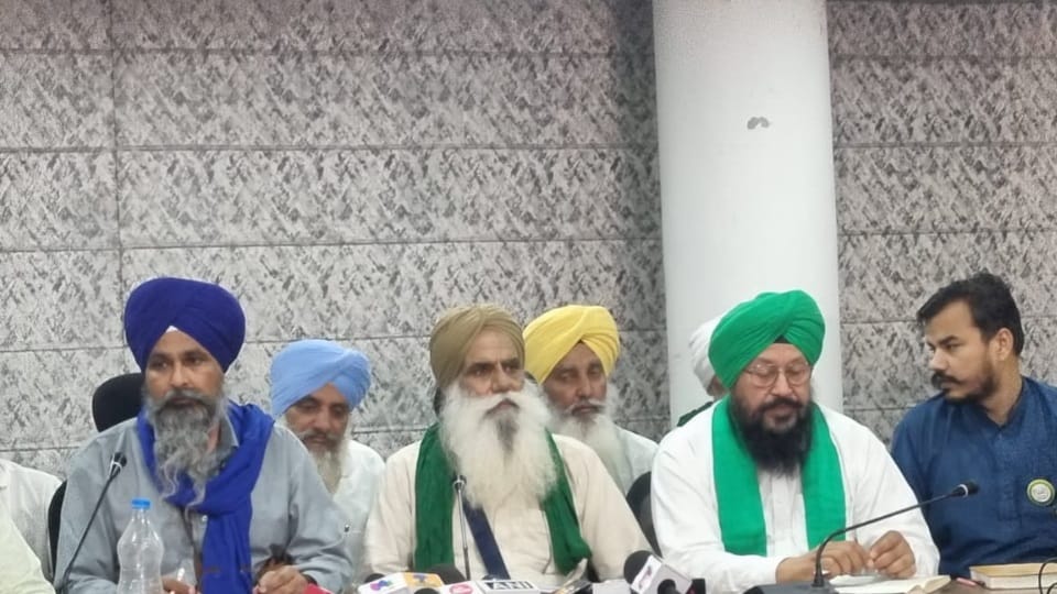 meeting of United Kisan Morcha non-political and Kisan Mazdoor Morcha was held in Chandigarh