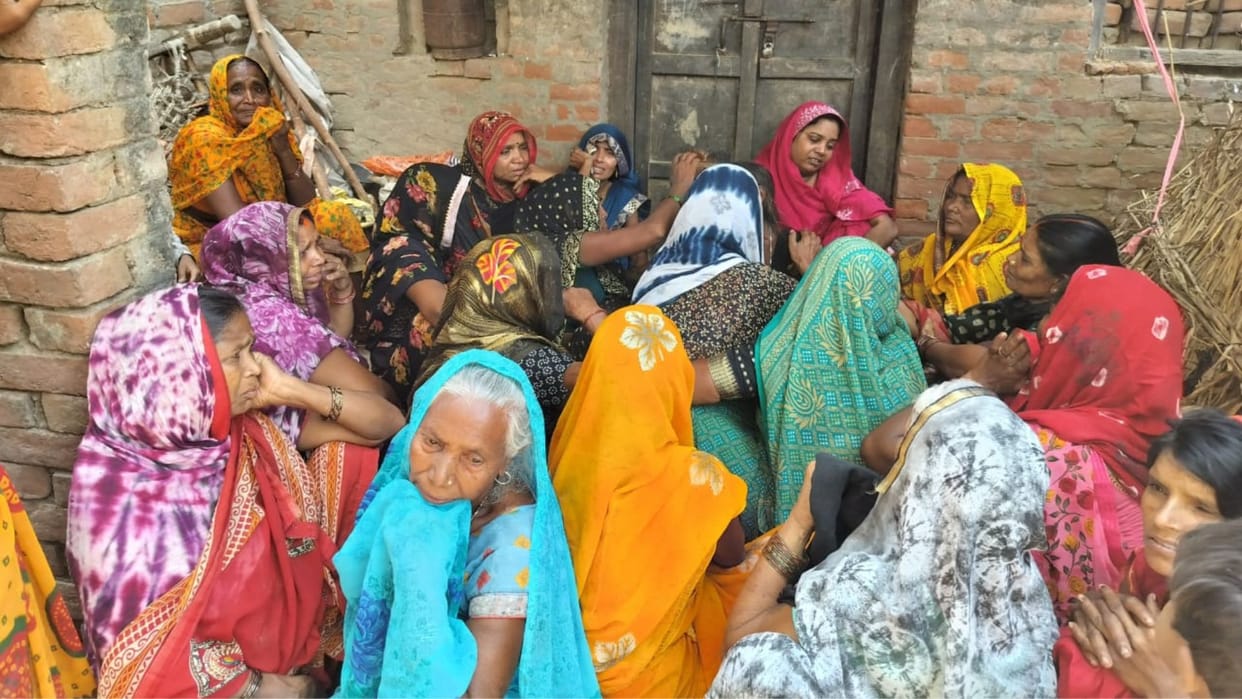 Bike hits carpet weaver dies relatives cry demand action