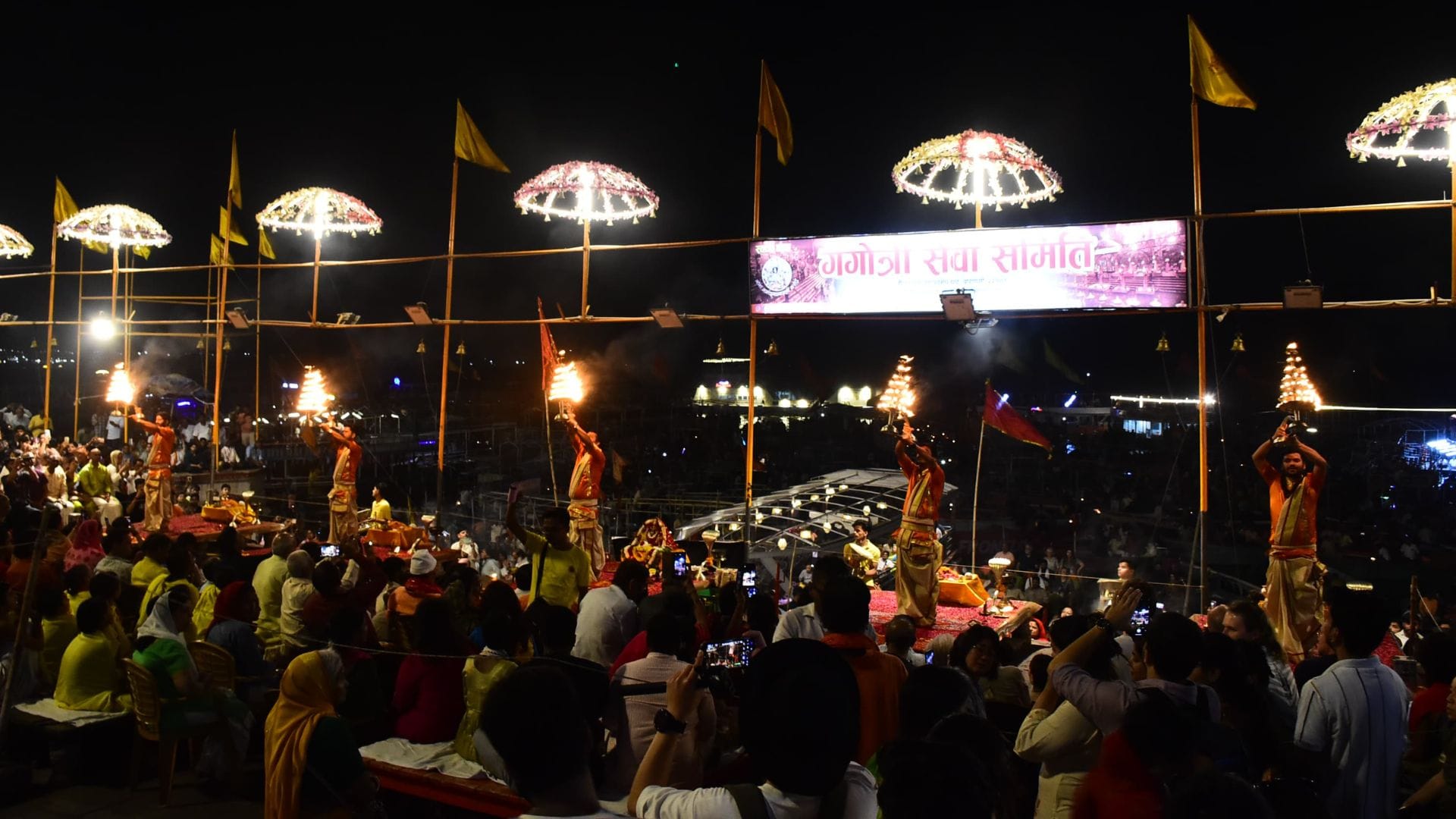 Ganga Saptami 2025 saree and garland of crossbones offered to Maa Ganga in varanasi