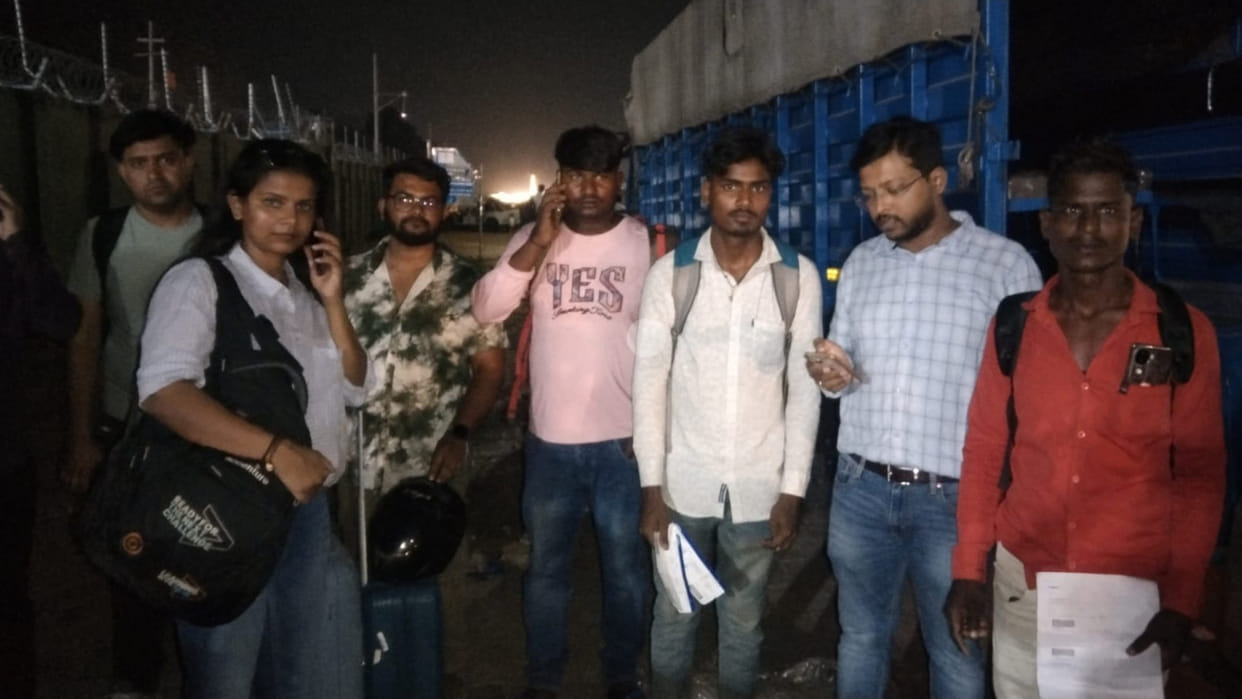 In Gorakhpur, 15 passengers missed their flight to Bangalore and created a ruckus at the airport