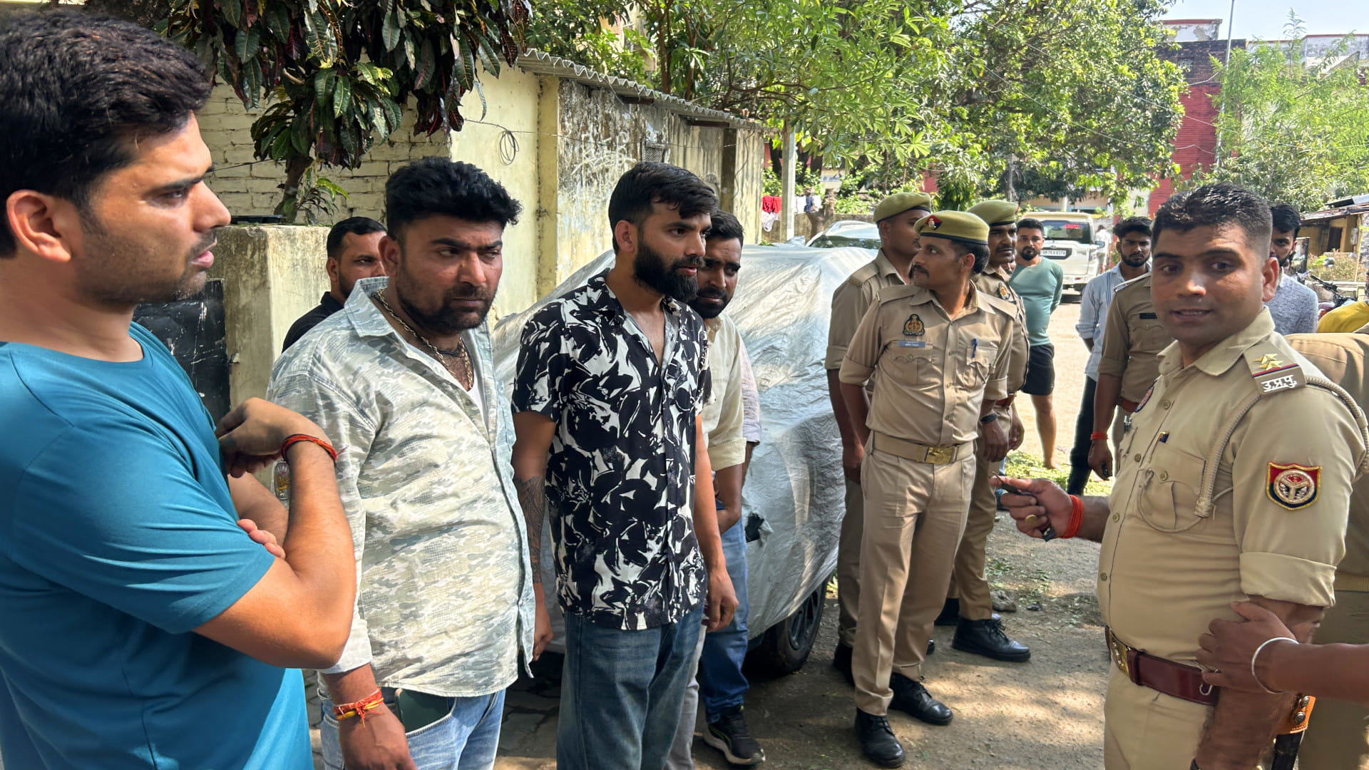 young man shot two sisters in one-sided love and then shot himself in gorakhpur