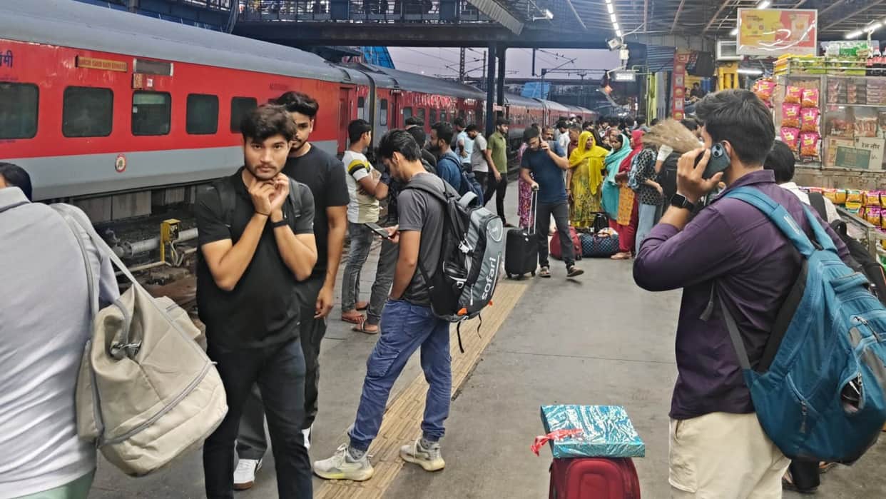 How to Get Confirmed Train Tickets for Diwali and Chhath Puja Complete IRCTC Booking Process Explained