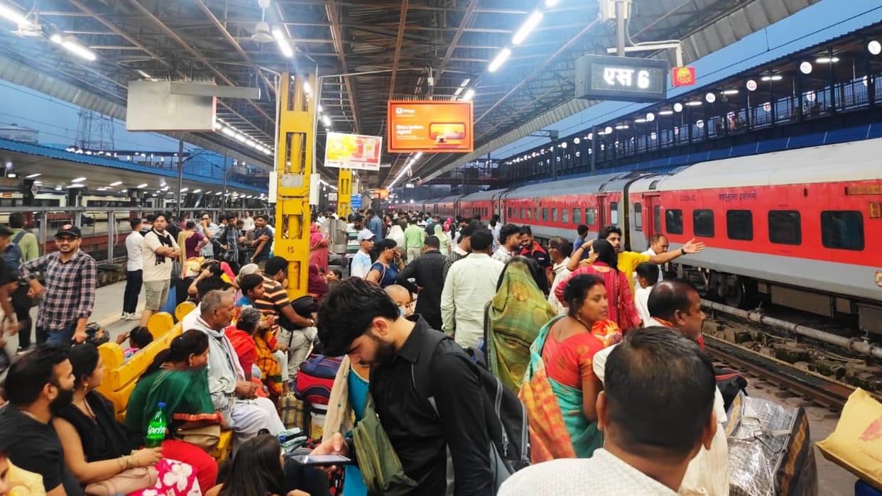 Negligence: Why superfast train Indore run one and a quarter hour late Coach attendant said problem in Delhi