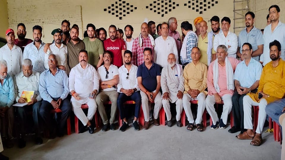 sawarn samaj delegation reached Jatanpur Chikavati