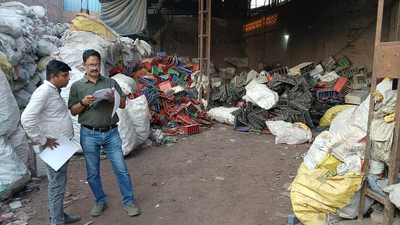 Kanpur DGGI Raid on three establishments of battery scrap dealer documents of tax evasion found
