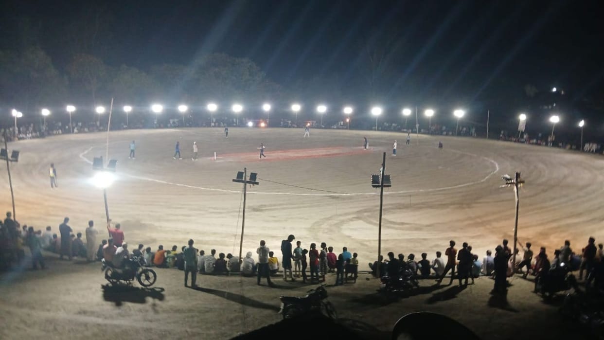Gorakhpur defeated Varanasi by four runs in the semi-final of the cricket tournament and entered the final