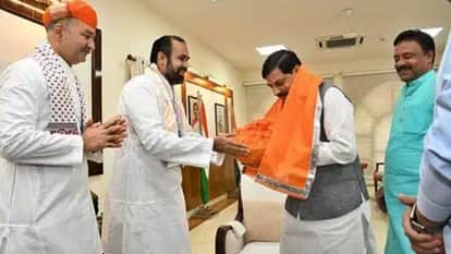 Rajsamand: Tilakayat son Vishal Bawa of Shrinathji temple met MP CM, presented Prasad of Shreeji Prabhu