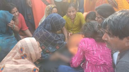 young man died in road accident due to collision with tractor in Varanasi