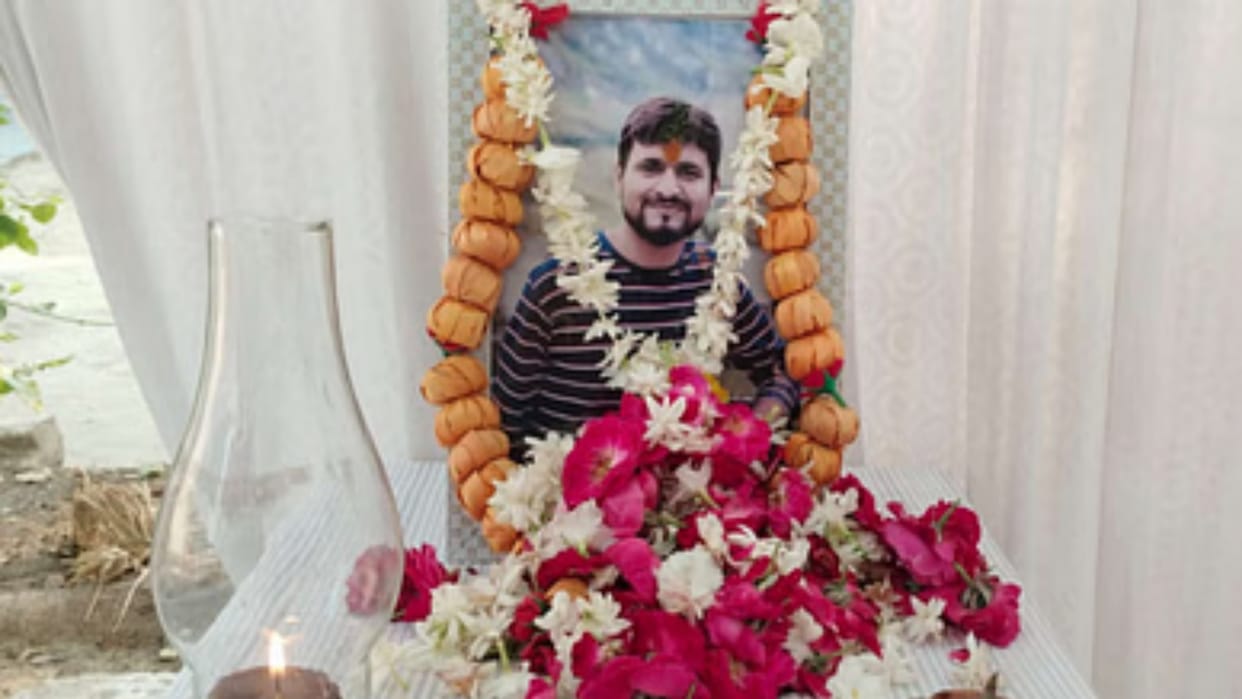 Ashes of Shubham Dwivedi, killed in Pahalgam terror attack immersed in Sangam
