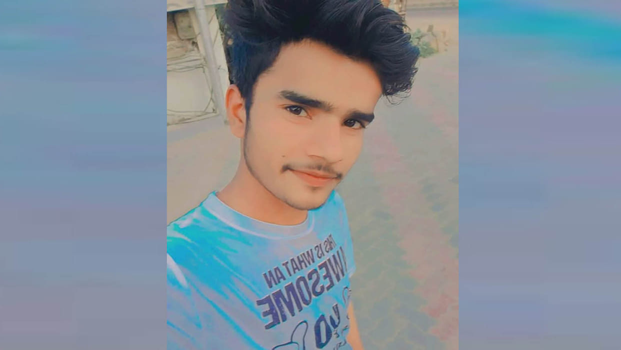 young man committed suicide by blowing up his mobile data in love affair
