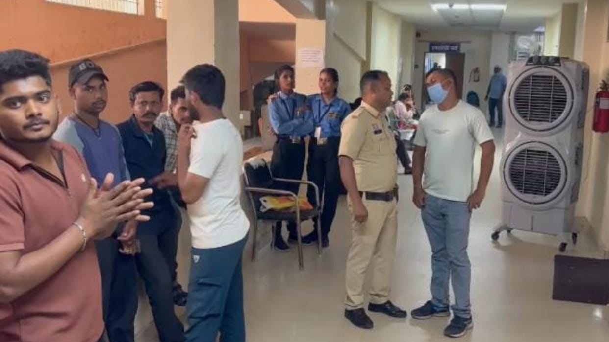 A teenager got burnt after coming in contact with a high tension line in Korba