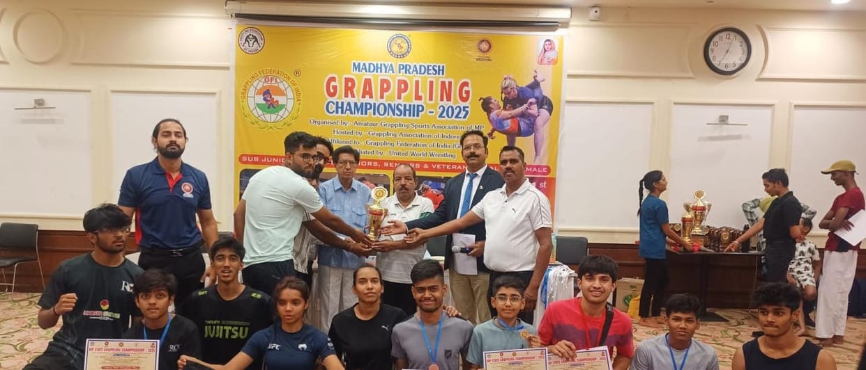 MP News: Bhopal's excellent performance in the State Grappling Championship, captured the third champion troph