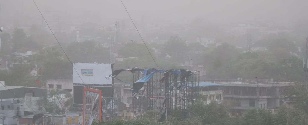 MP Weather: Hailstorm accompanied by heavy rain in many districts of the state, strong winds blew with thunder
