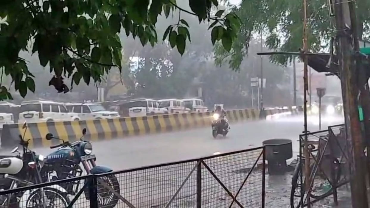 Bihar Weather: People got relief from rain accompanied by strong winds, weather changed in Rohtas